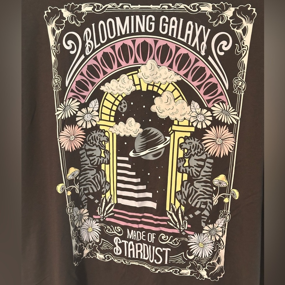 H&M Black Graphic Short Sleeve Tee with Cosmic Print NWT - Picture 4 of 7